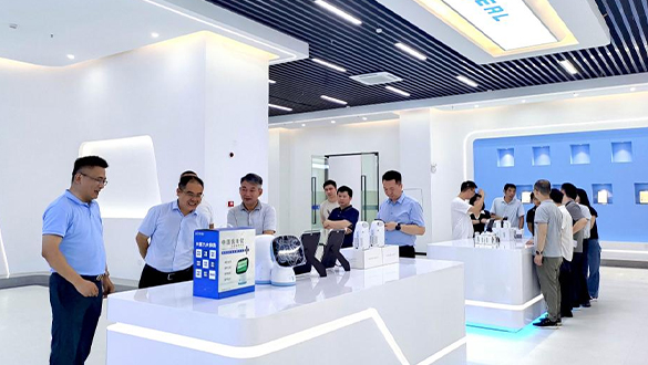 领导一行到访深圳康恒医疗集团江西子公司进行考察调研