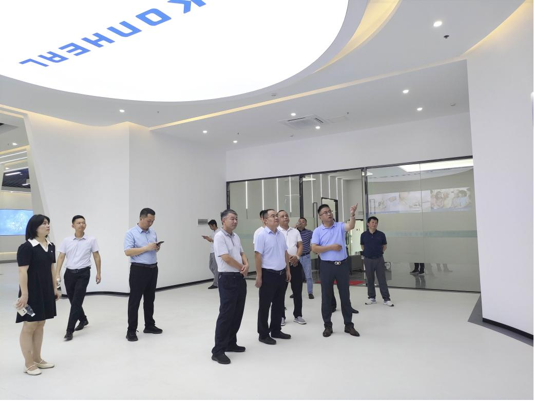 领导一行到访深圳康恒医疗集团江西子公司进行考察调研